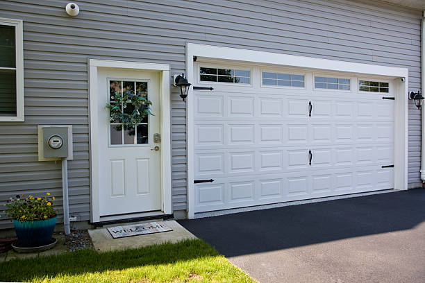 24/7 Emergency Garage Door Panel Replacement experts in Happy Valley, OR